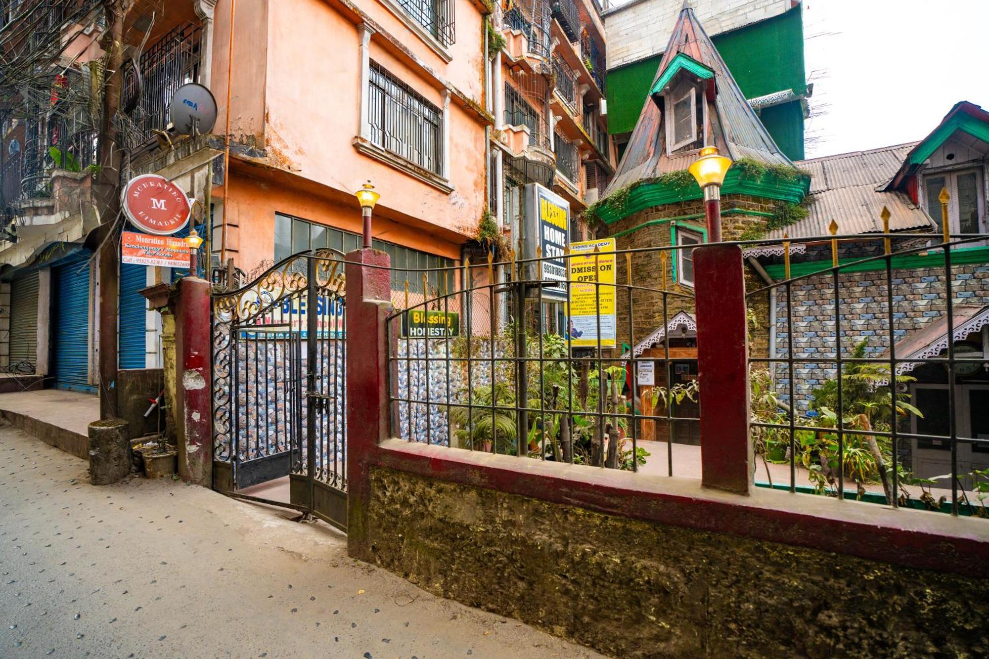 Monratino Himadrie -2 Mins Walk From Mall Road - All Rooms Have Kanchenjunga Mountain View Darjeeling  Eksteriør bilde